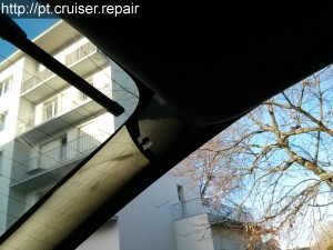 Remplacement du moteur d'essuie-glaces arrière sur un Chrysler PT Cruiser